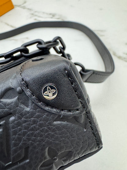 LV Steamer Wearable Wallet - Monogram Taurillon Leather