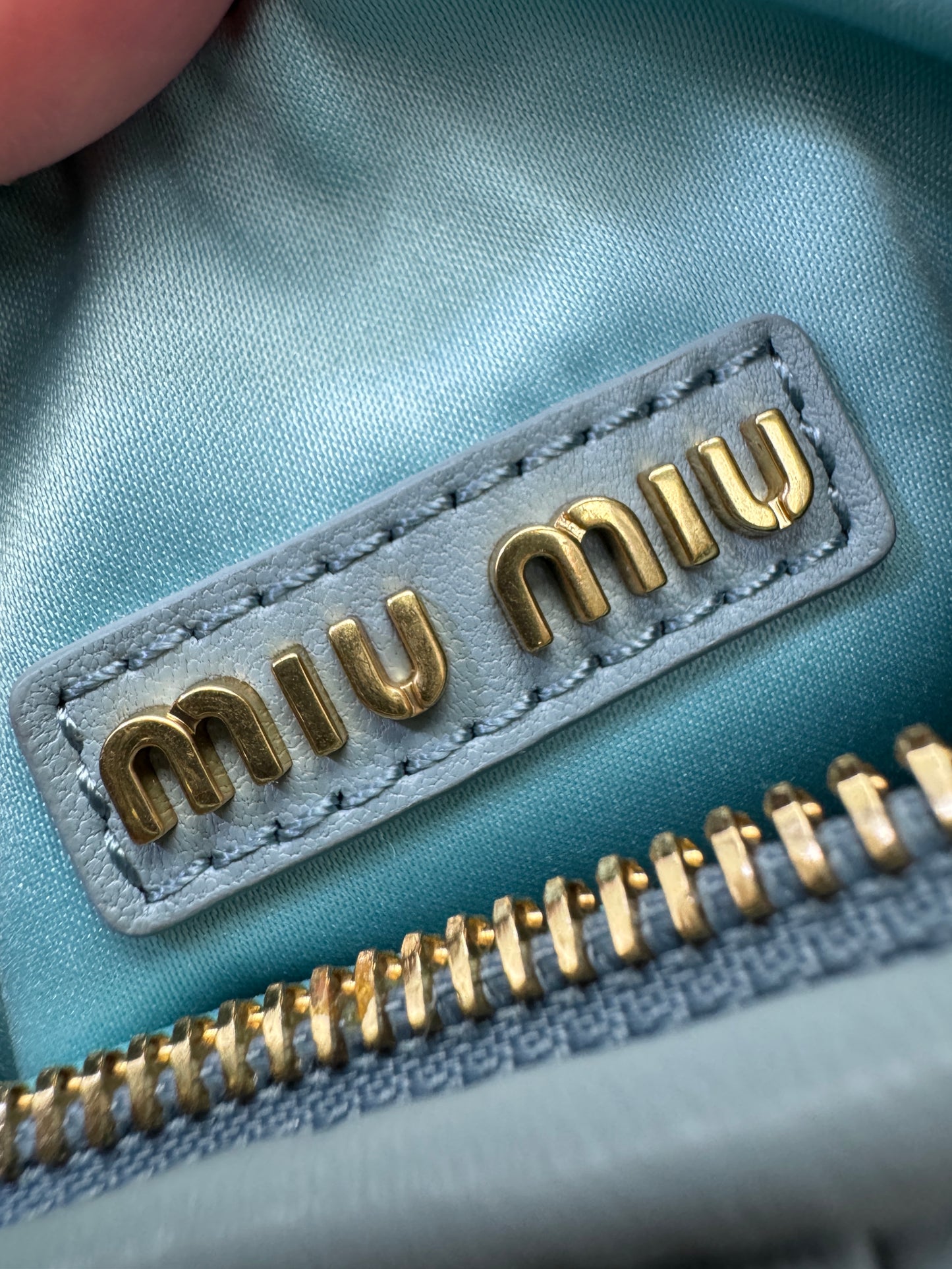 MIU MIU Wander Small 湖水藍