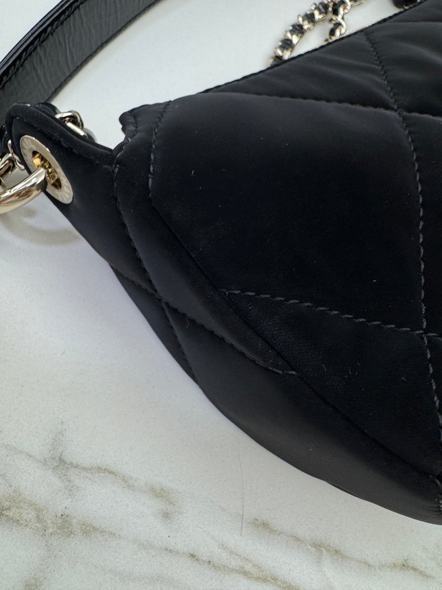 CHANEL 25N Coco Neige 滑雪系列 絲絨尼龍 半月Hobo