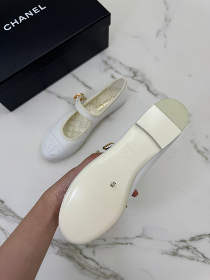 CHANEL 24S Mary Jane 芭蕾舞鞋 白色娟布