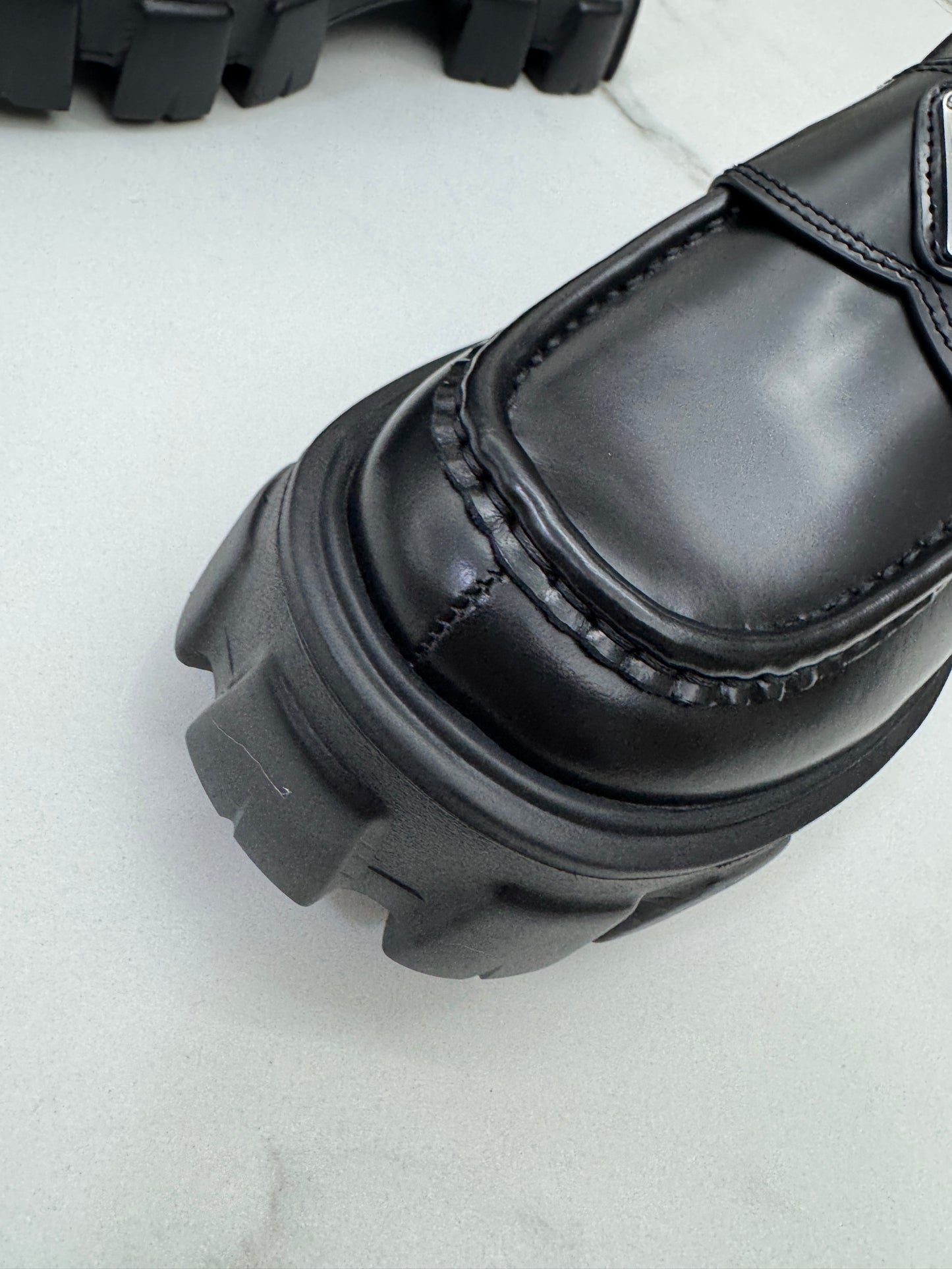 PRADA Loafers 齒輪底 Super Light