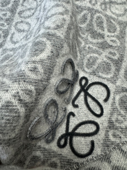 LOEWE Scarf 淺灰 3D Logo 180cm