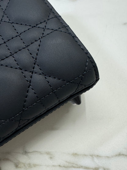 DIOR Lady 4格 磨砂黑 Small