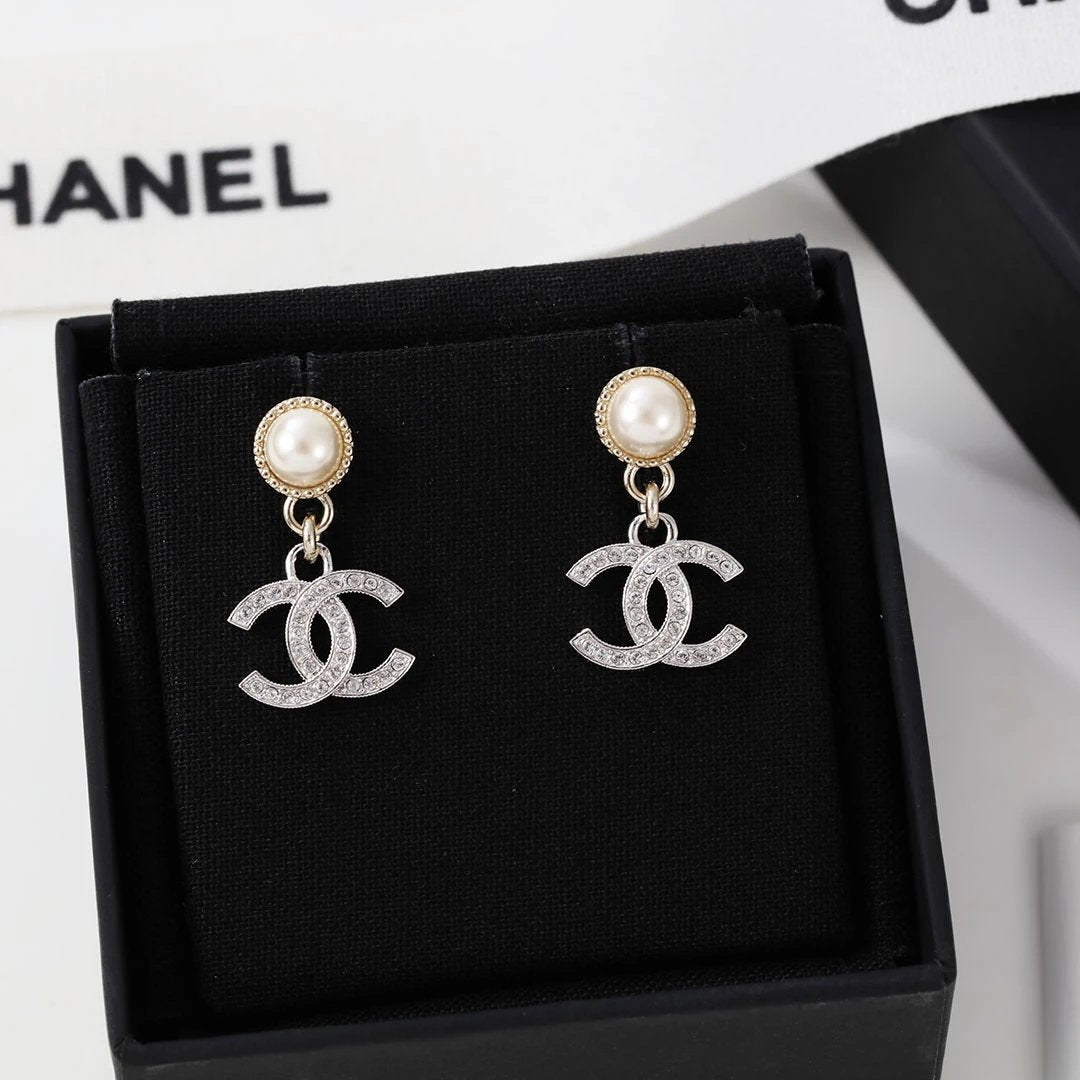CHANEL 耳夾款