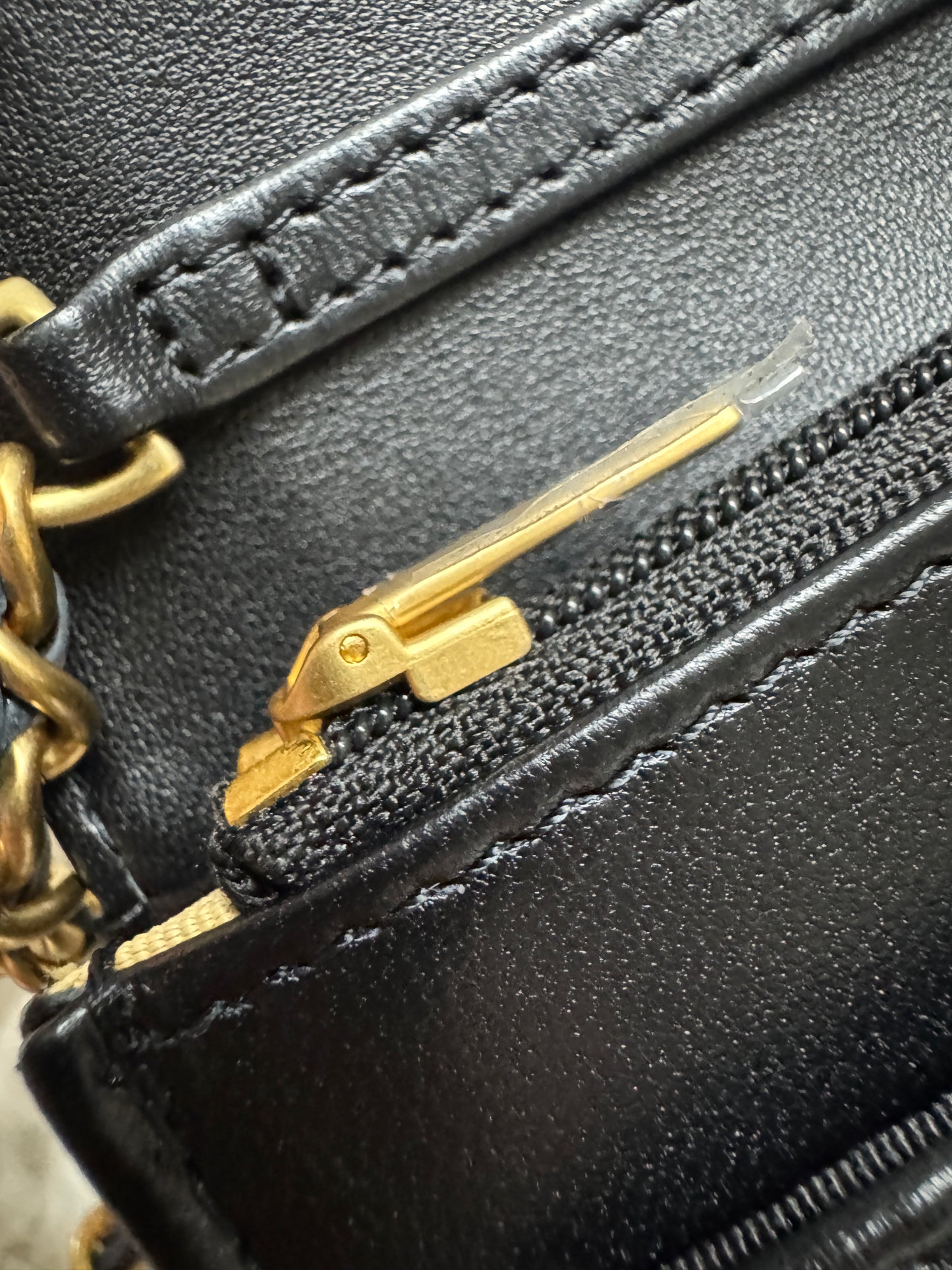 CHANEL woc 24A 琺瑯調節扣 羊皮 黑