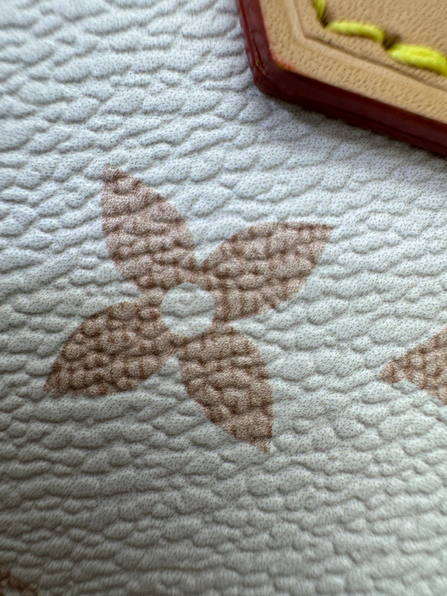 LV Nano Alma 沙丘色