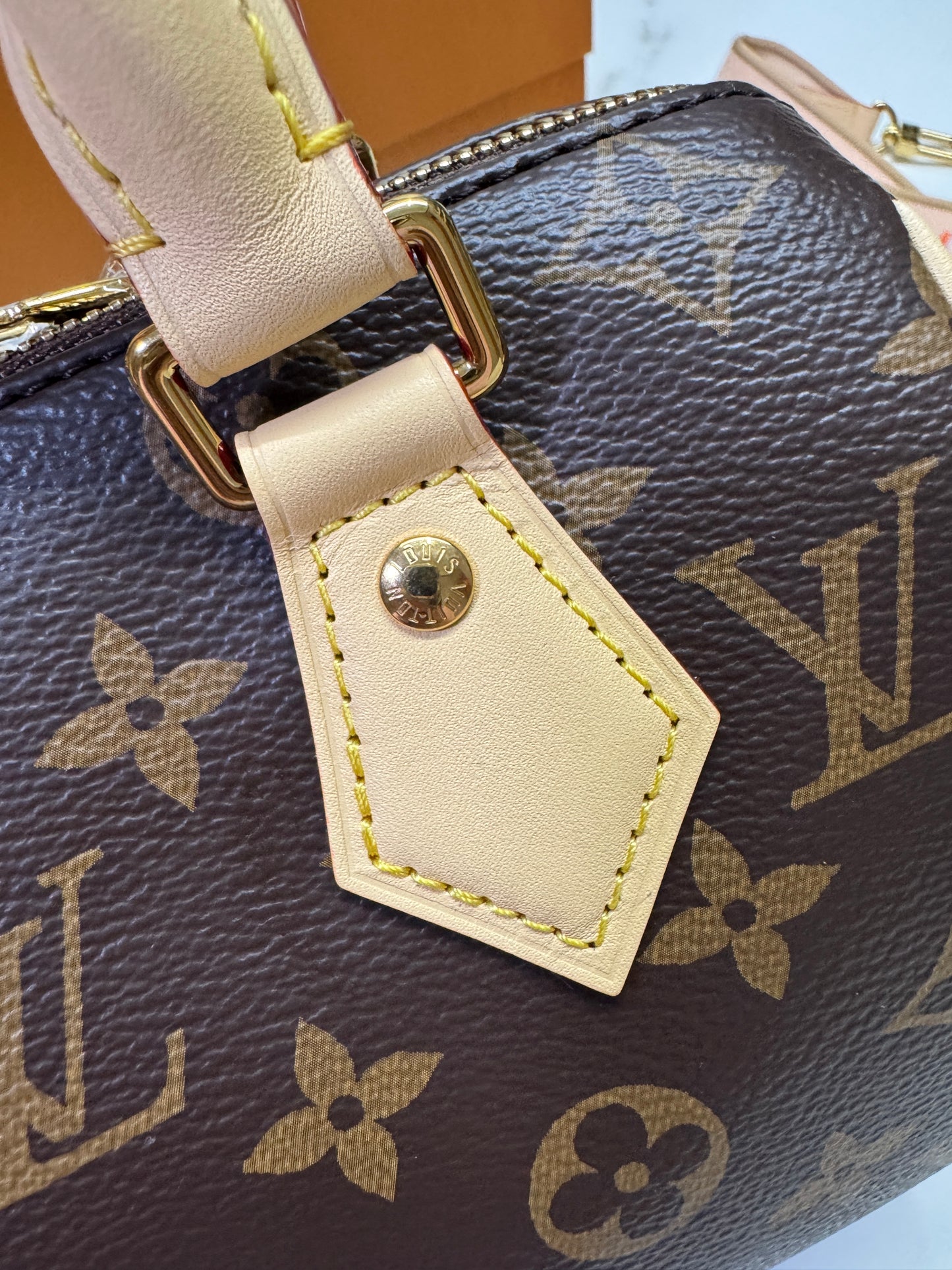LV Speedy 20 粉橙色肩帶