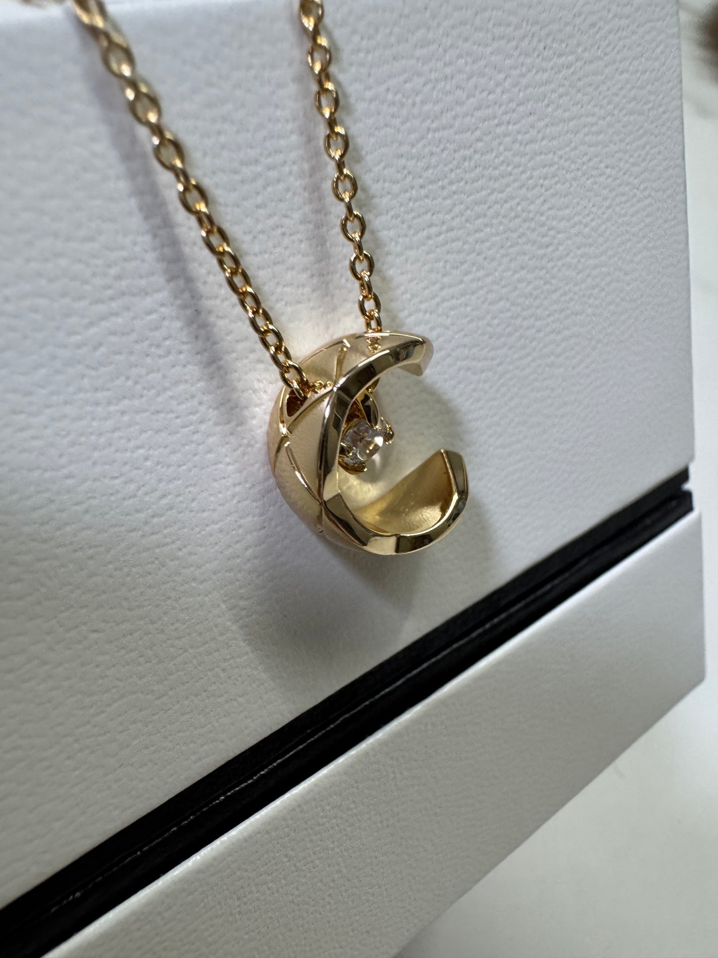 CHANEL Coco Crush 月亮項鏈 金色