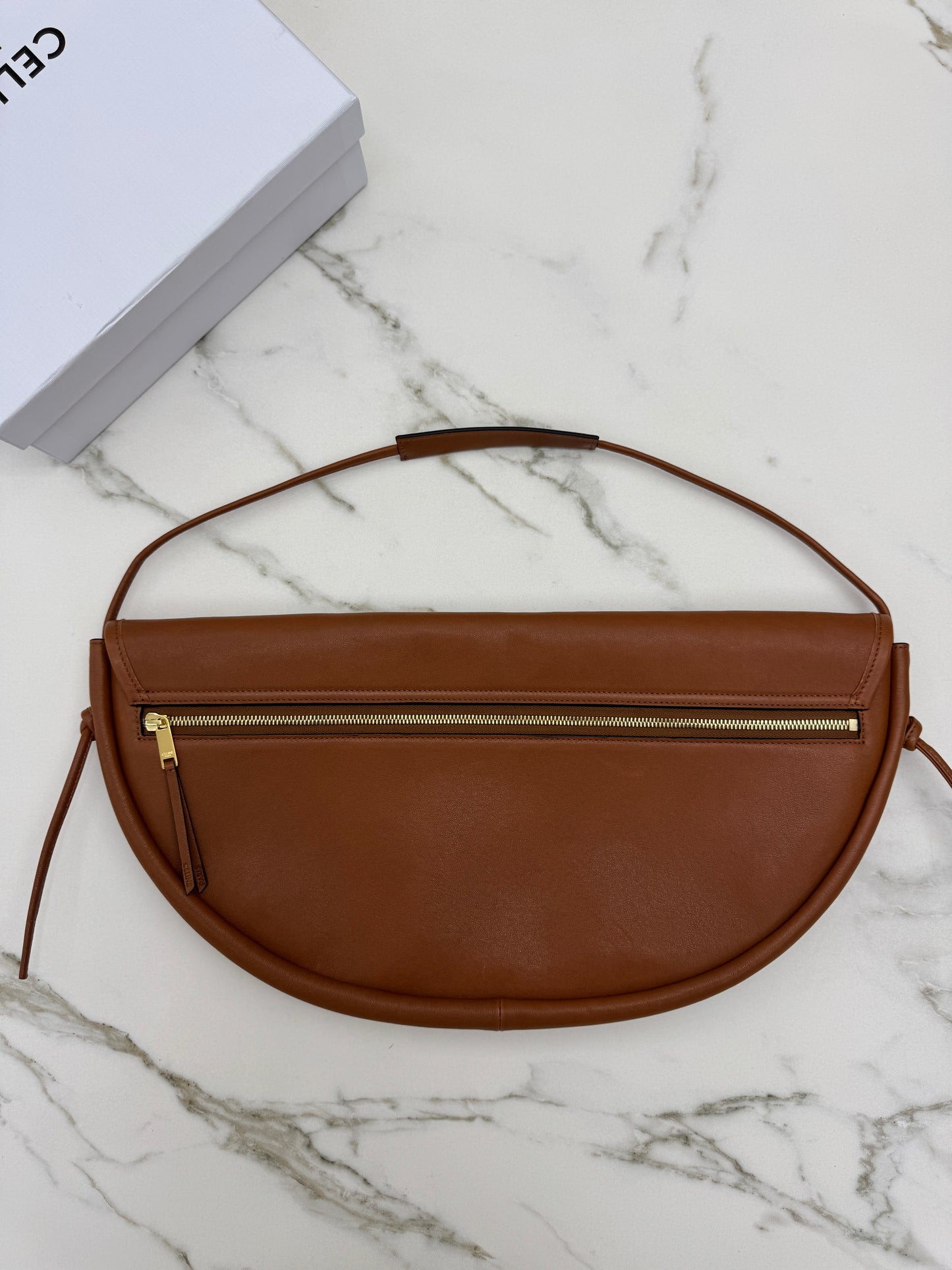 CELINE Soft Triomphe Half Moon 焦糖棕