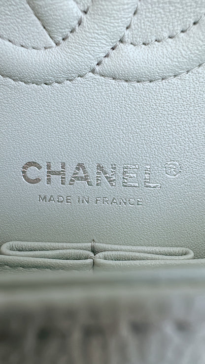 CHANEL CF23 淺灰藍色 魚子醬牛皮 銀扣