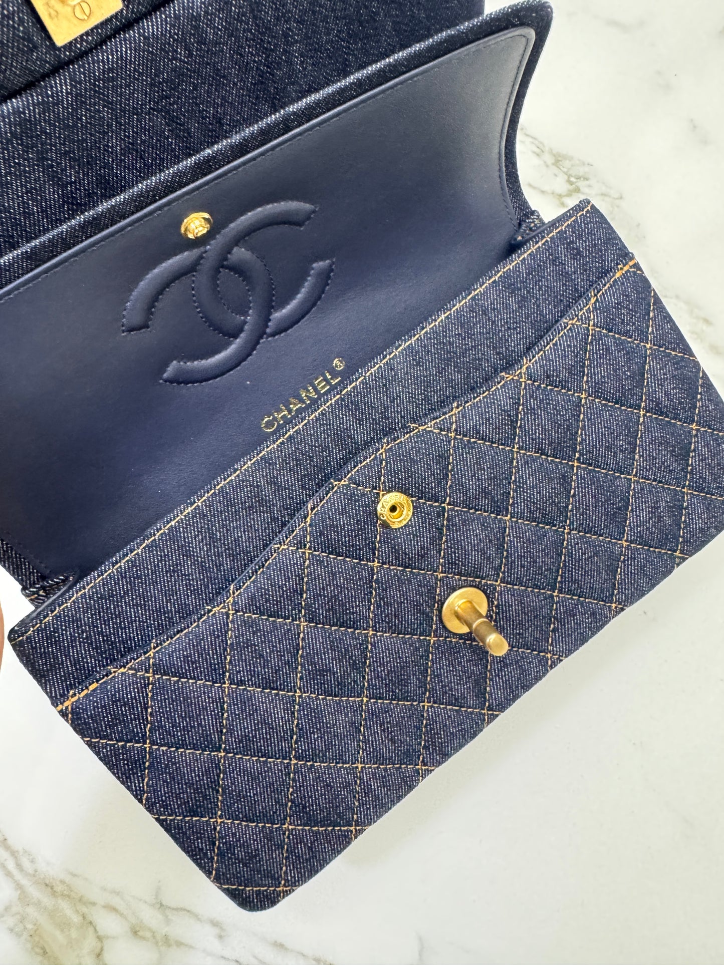 CHANEL 26P深藍牛仔 CF25 Medium