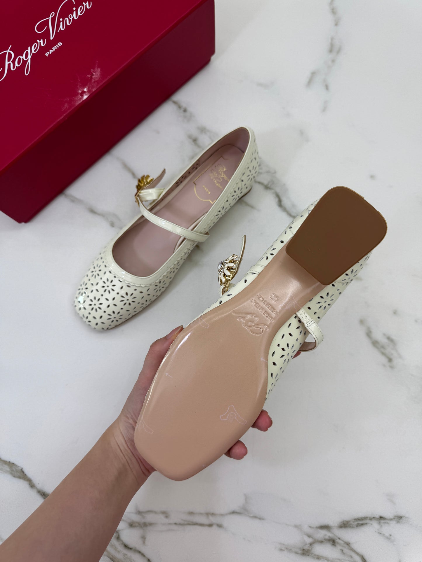 RV 小雛菊鏤空 Mary Jane