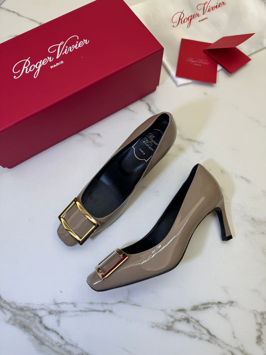 RV Trompette 喇叭跟7cm 漆皮高跟鞋 米灰色