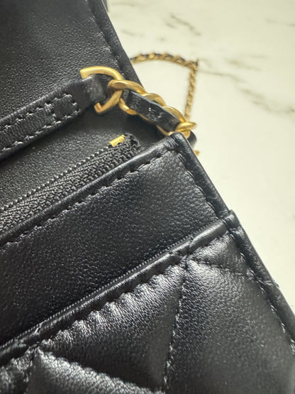 CHANEL woc 24A 琺瑯調節扣 羊皮 黑