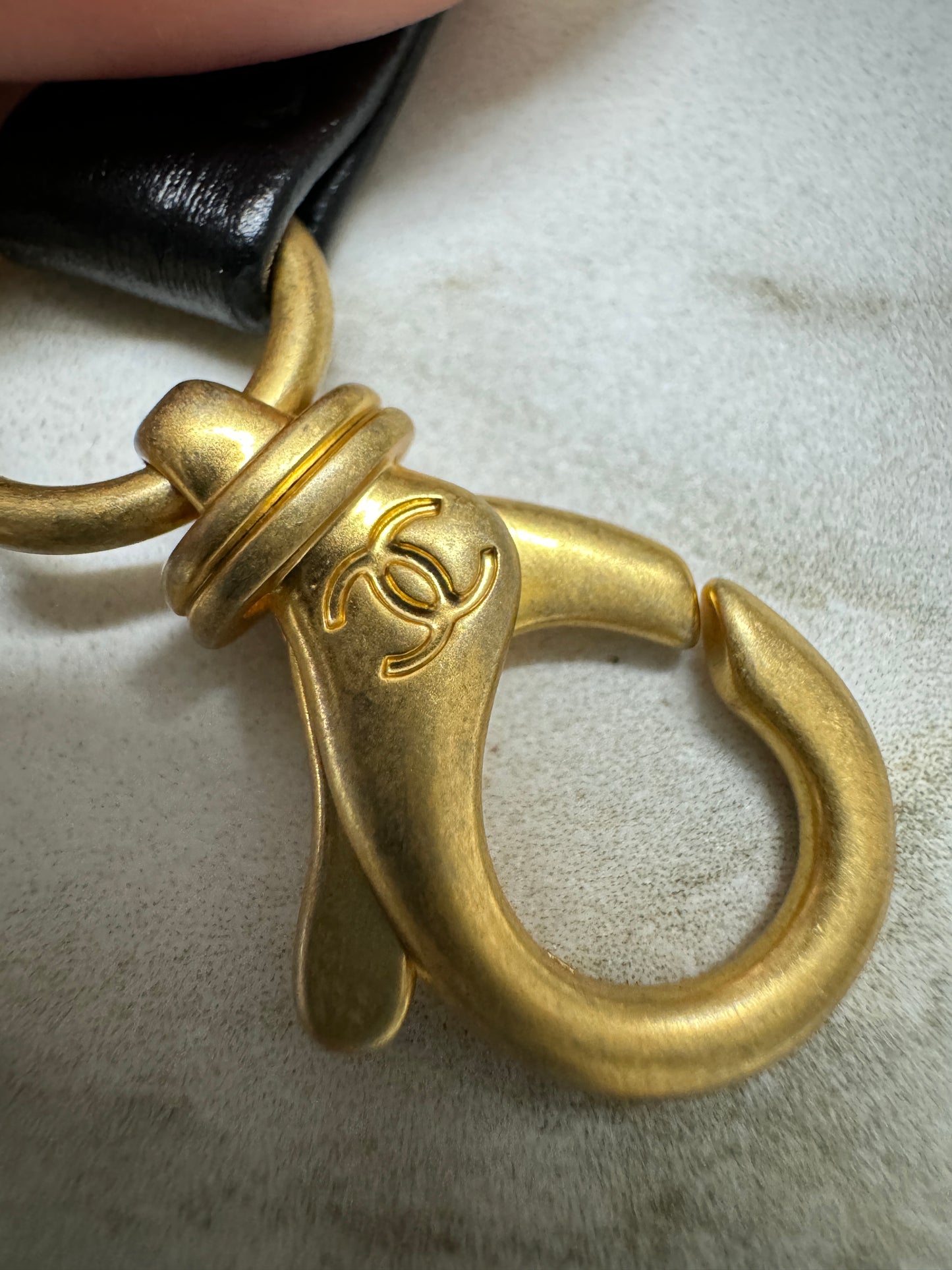 CHANEL 22 Backpack 黑金