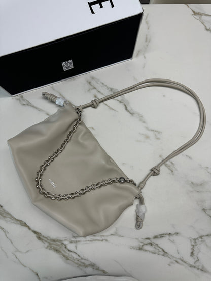 LOEWE Flamenco Purse 海鹽白 Medium Sea Salt