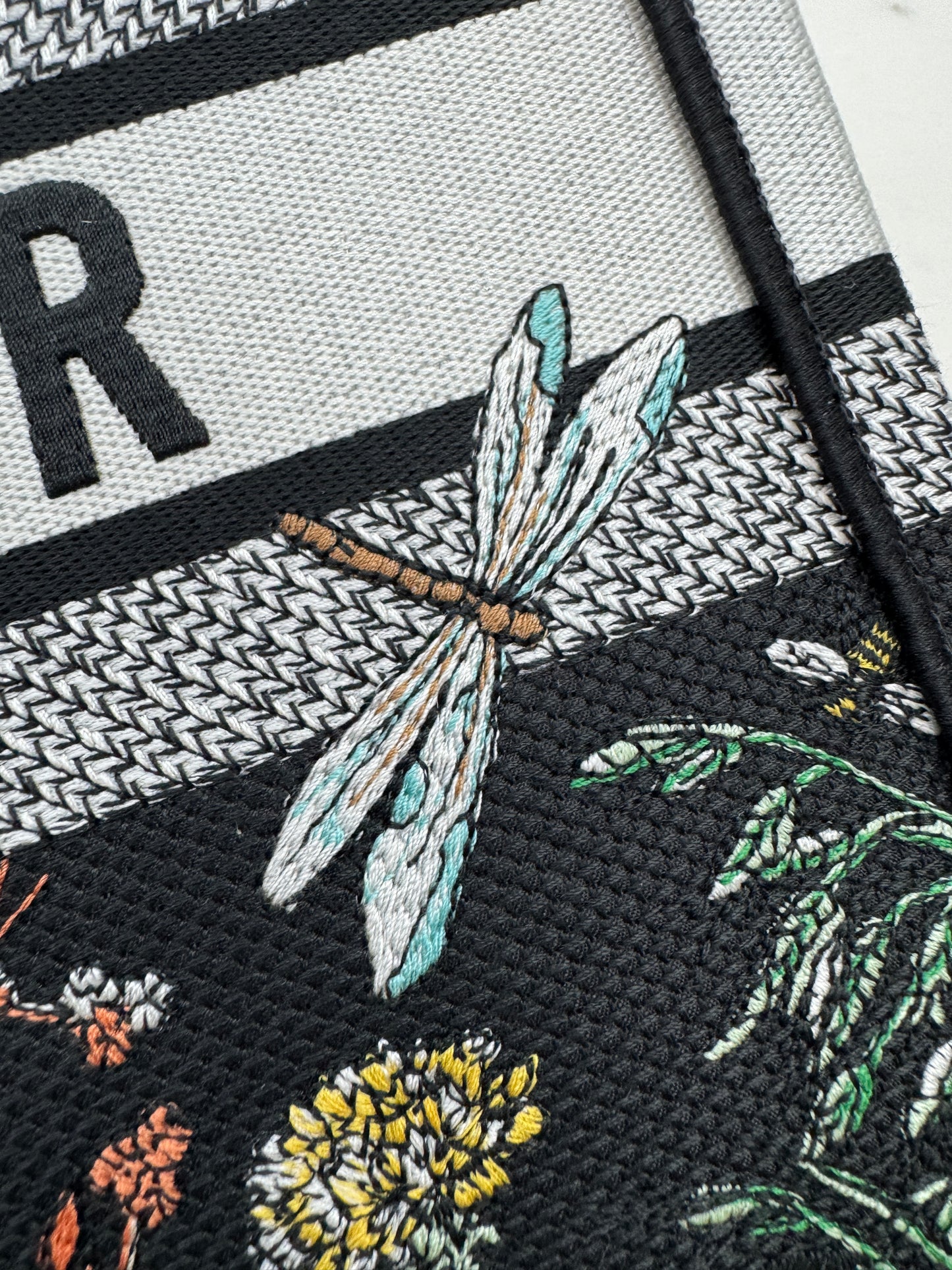 DIOR Book Tote Herbarium Black Medium