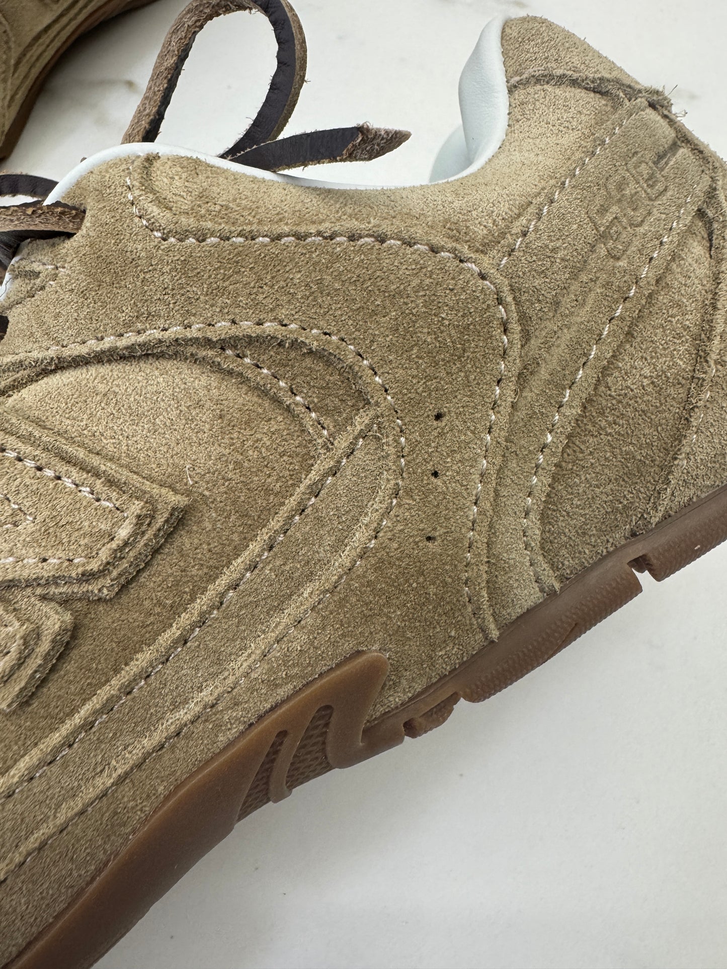 MIU MIU X NB 530 卡其淺棕色運動鞋