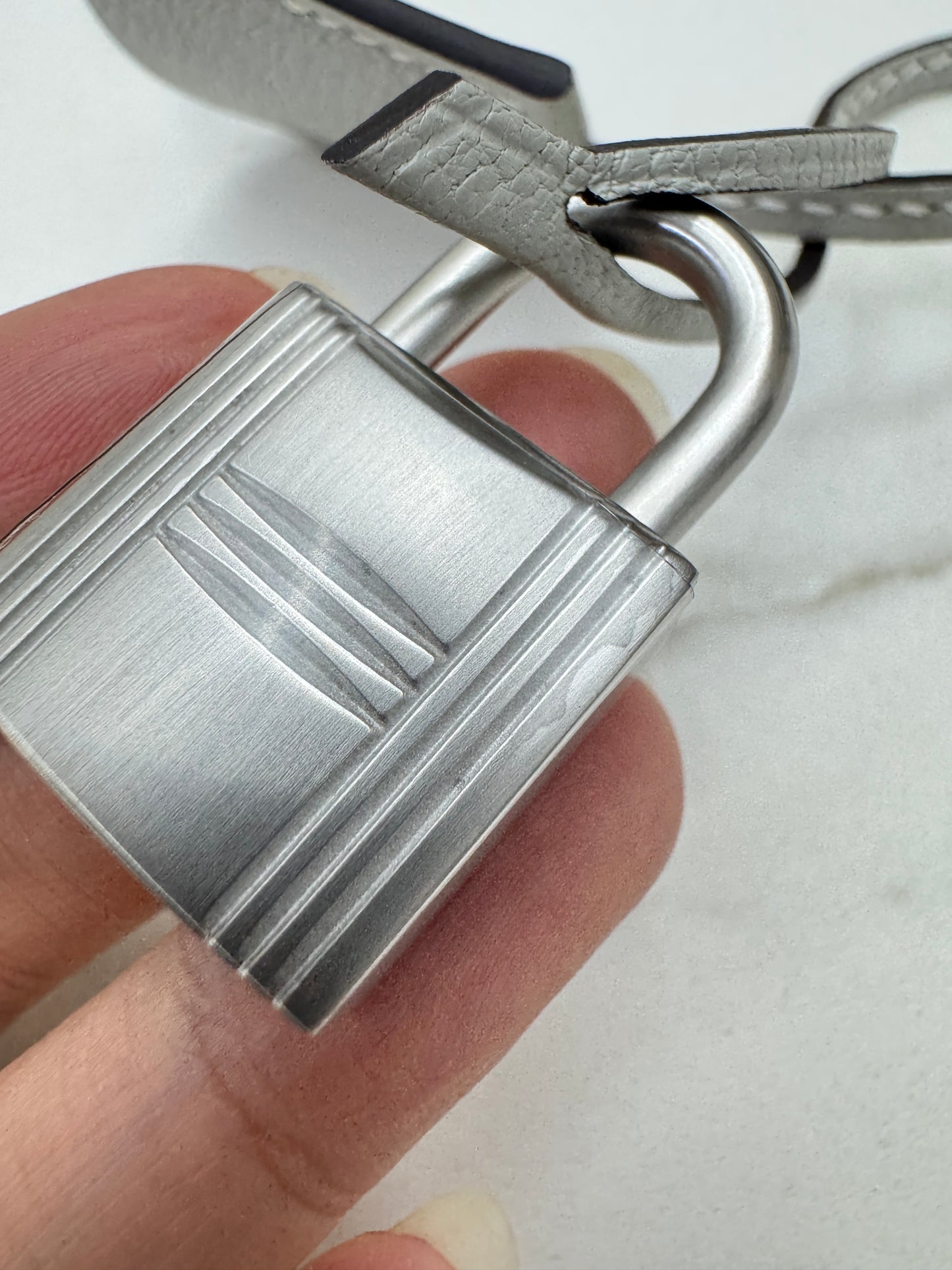 HERMES Birkin 30 SO 珍珠灰拼奶昔白山羊皮 拉絲銀扣 Chevre Mysore Gris Pearl x Craie