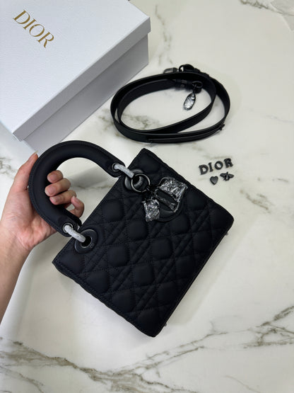 DIOR Lady 4格 磨砂黑 Small