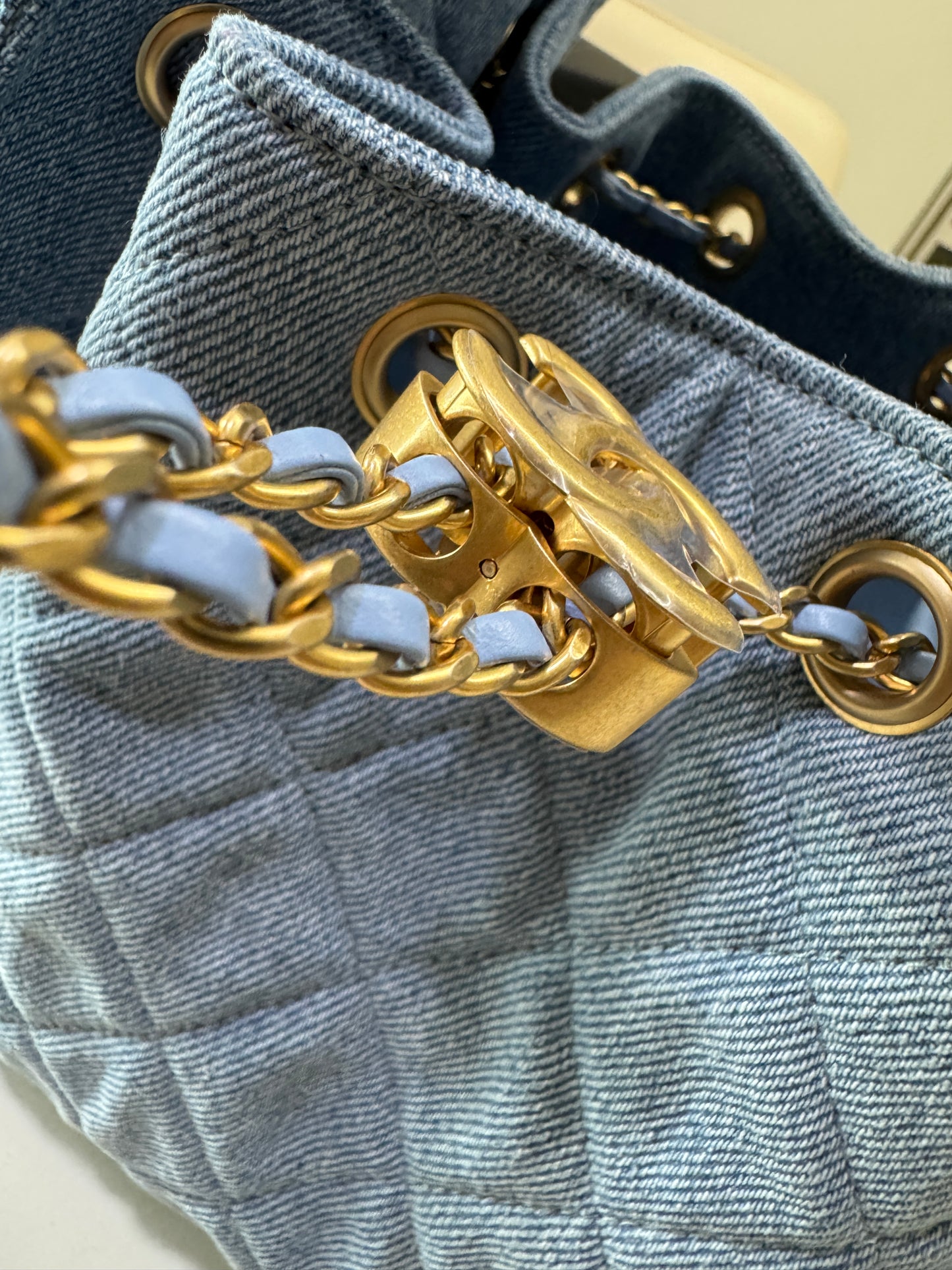 CHANEL 25 Bag 淺藍牛仔Small
