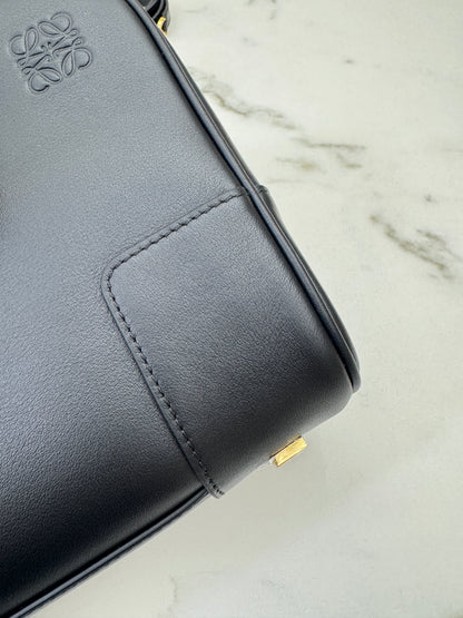 LOEWE Amazona 28 黑色