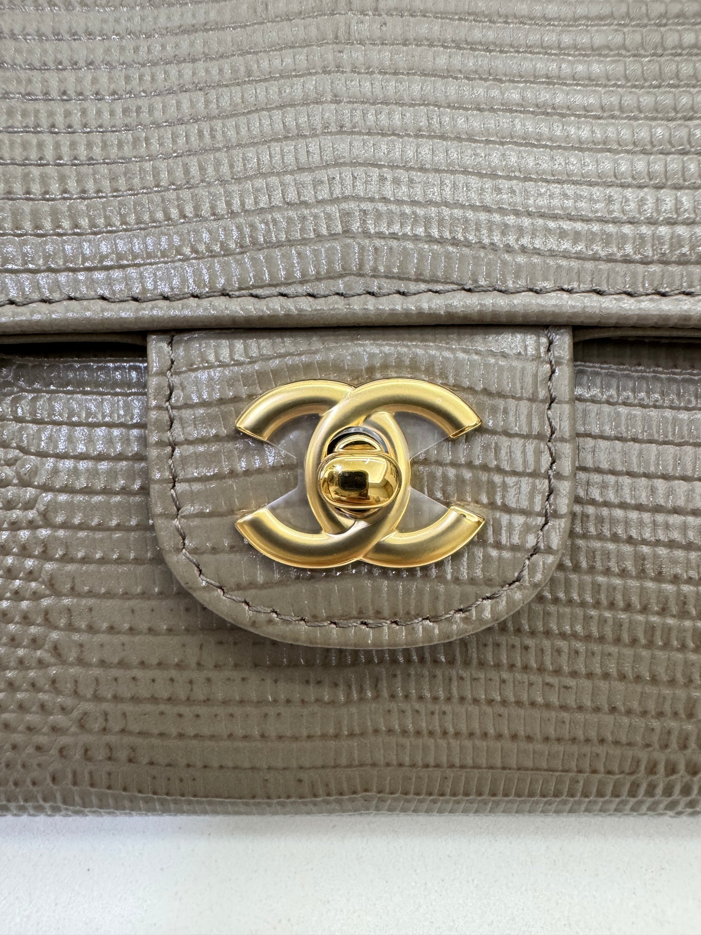CHANEL 26A 蜥蜴壓紋 灰色Clutch