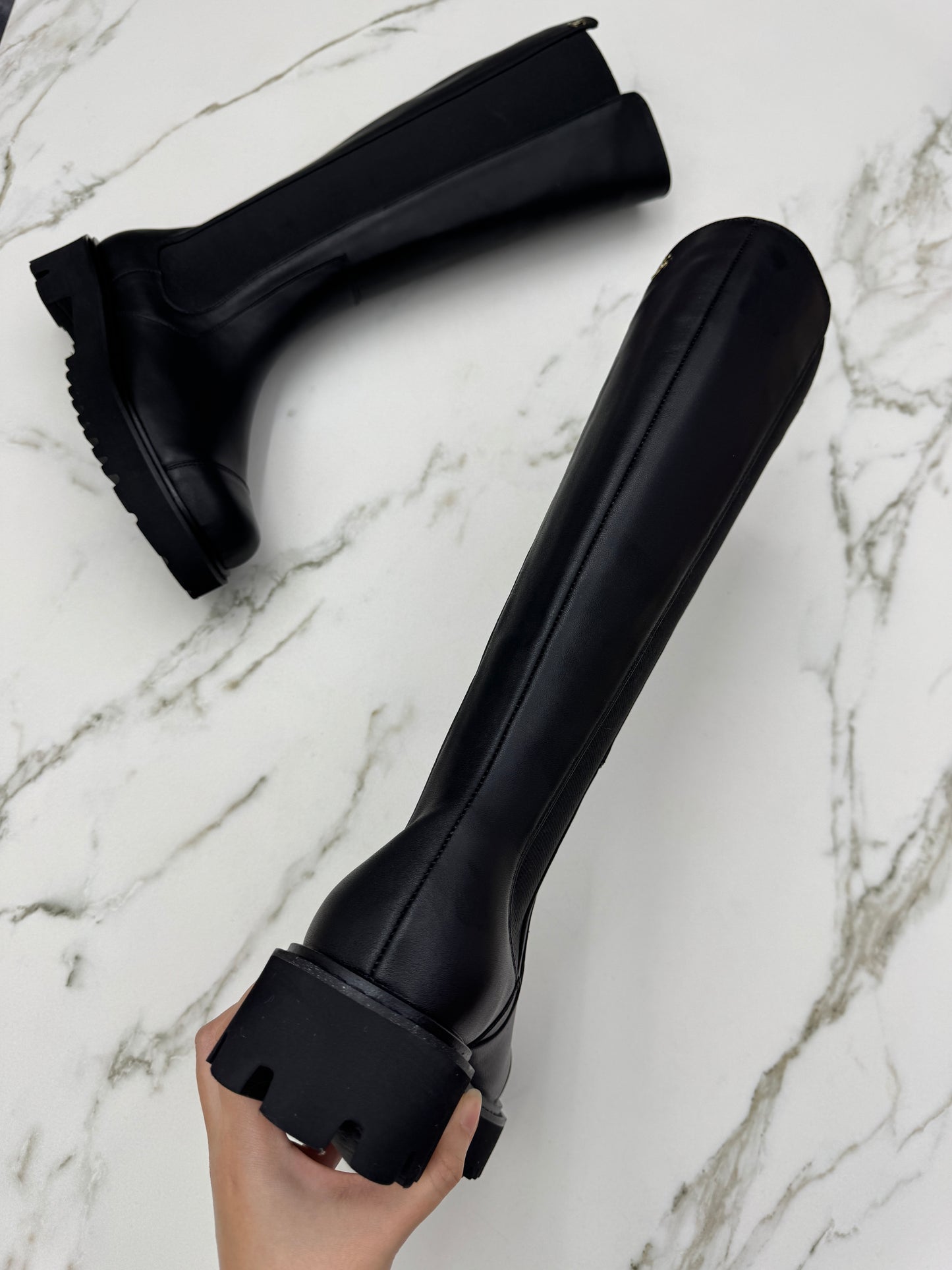 CHANEL 24B 切爾西長靴