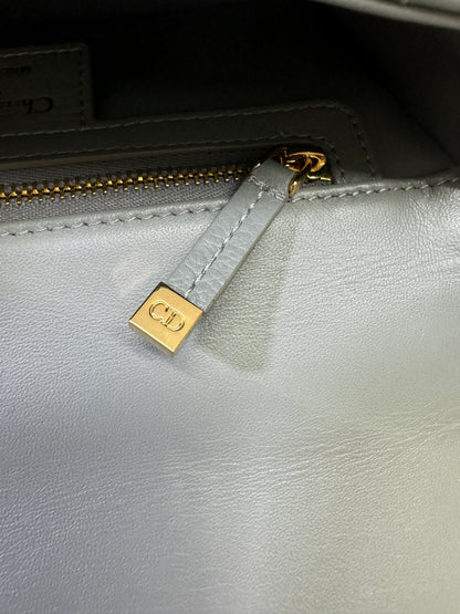 DIOR Caro 石灰色 小號