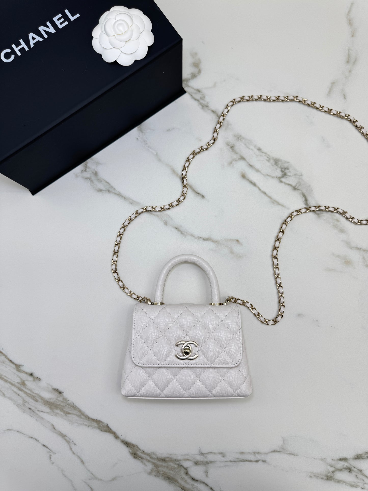 CHANEL Coco Handle Nano 白色