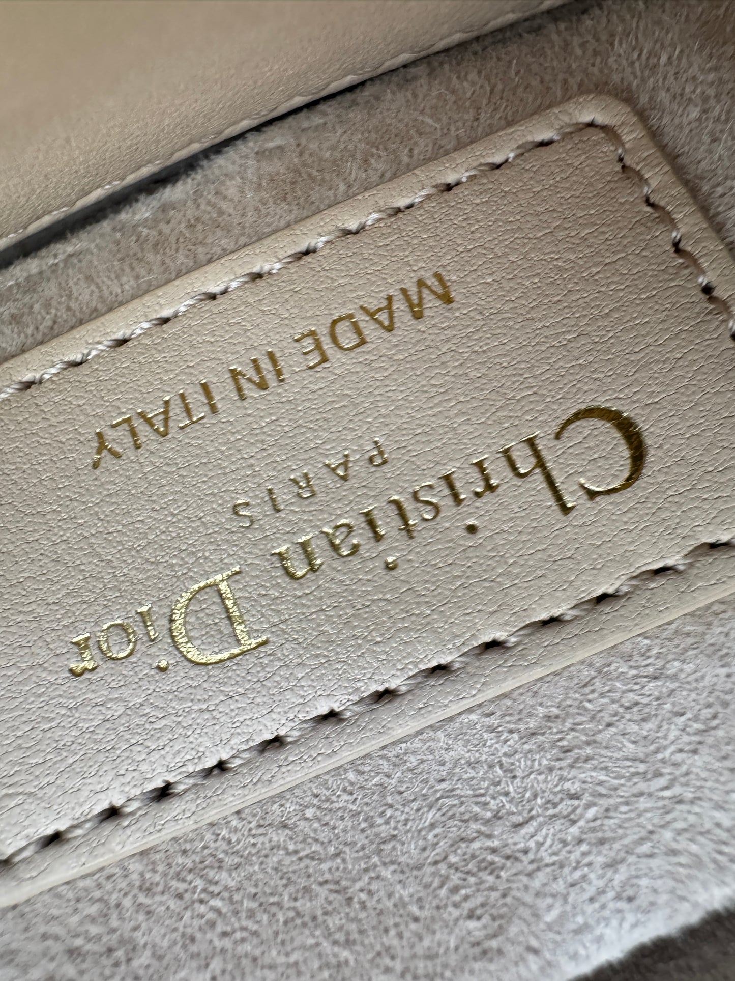 DIOR D-joy Mini 胭脂米 Powder Beige