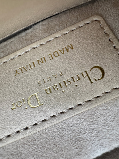 DIOR D-joy Mini 胭脂米 Powder Beige