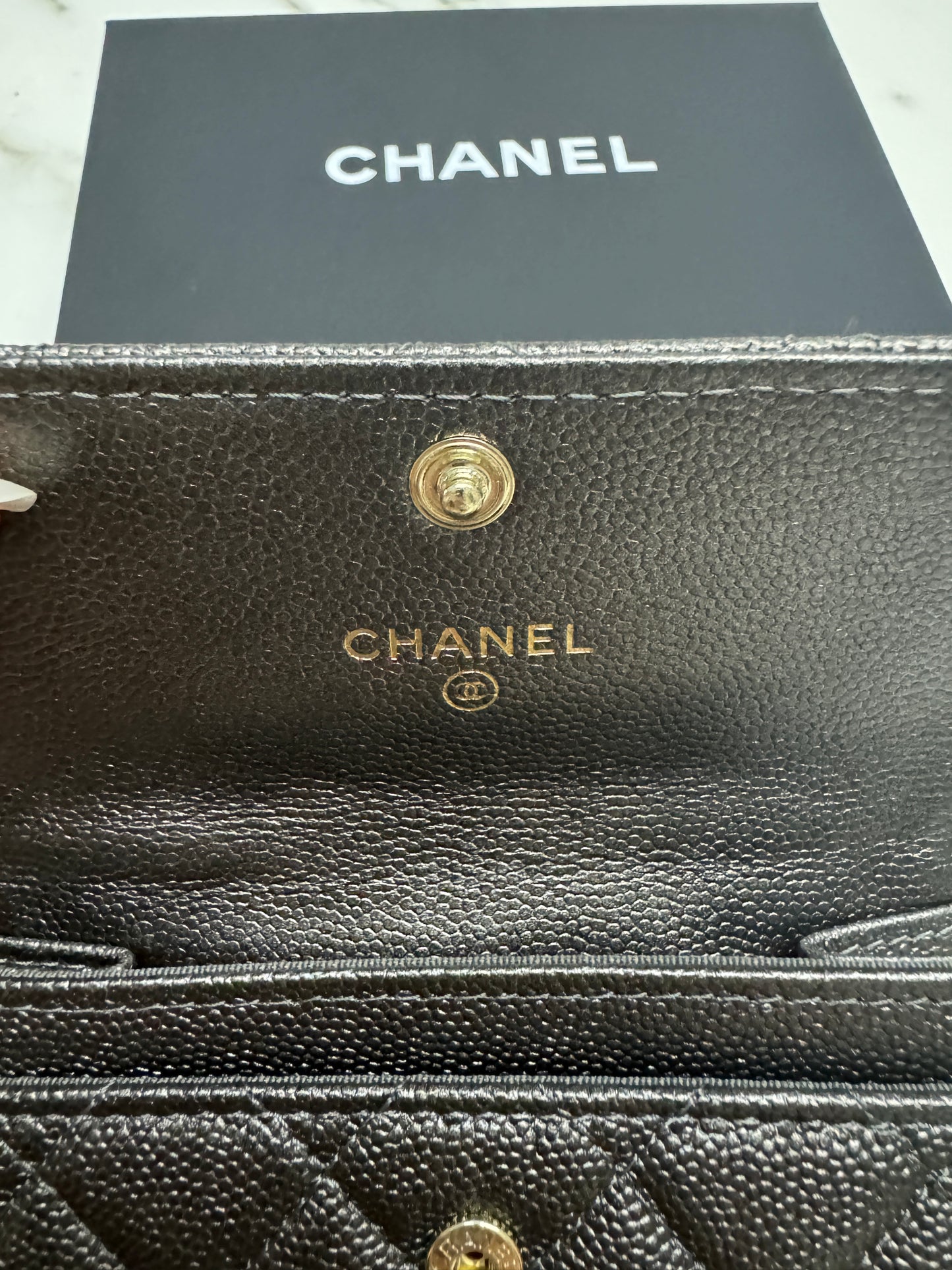 CHANEL 24S 雕刻logo Card Holder