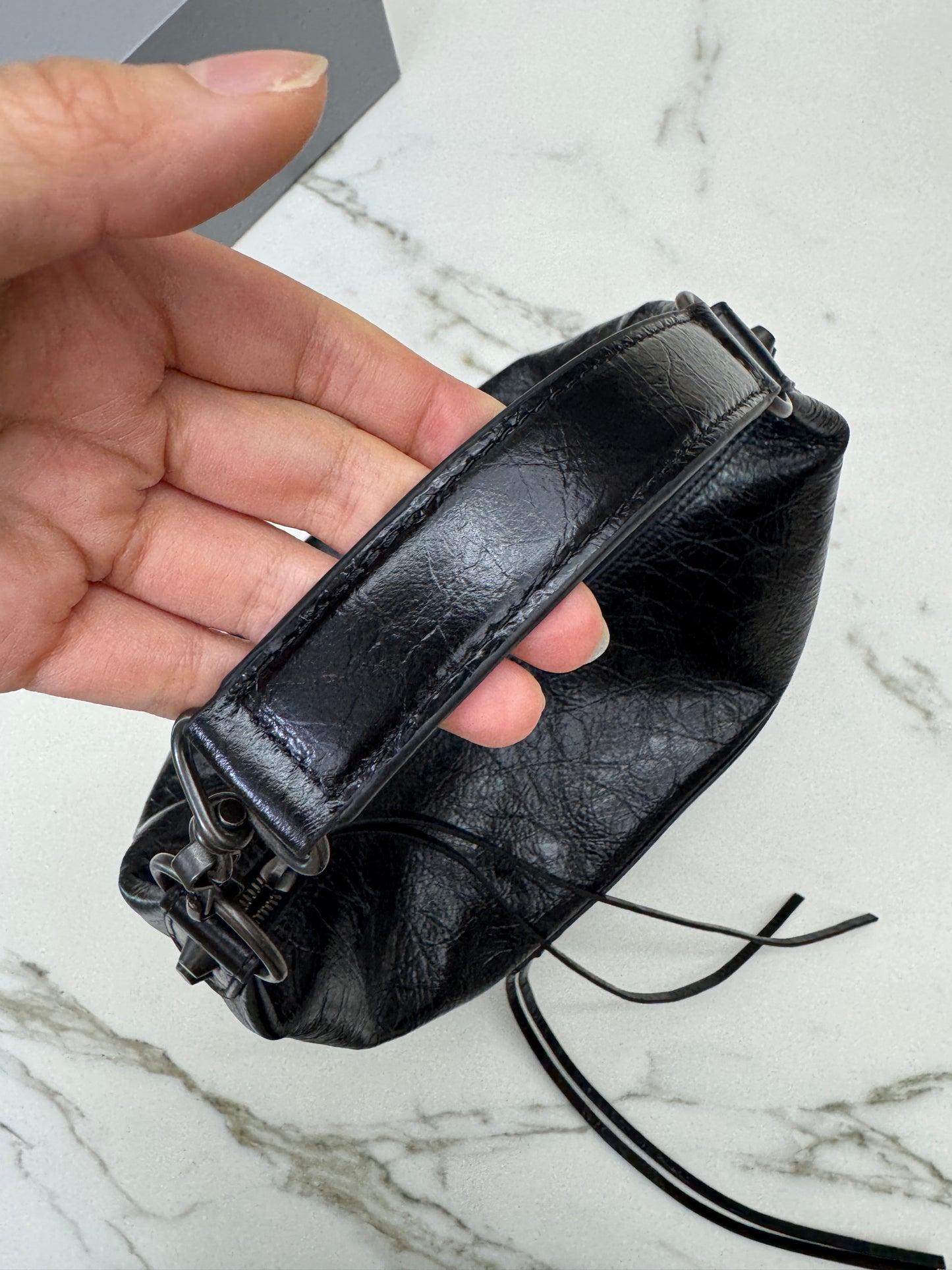 BALENCIAGA Le City Hobo 黑色油蠟皮
