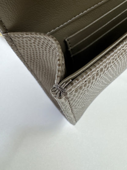 CHANEL 26A 蜥蜴壓紋 灰色Clutch