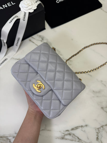 CHANEL 新版金球方胖子 淺灰 Pearl Crush Mini CF