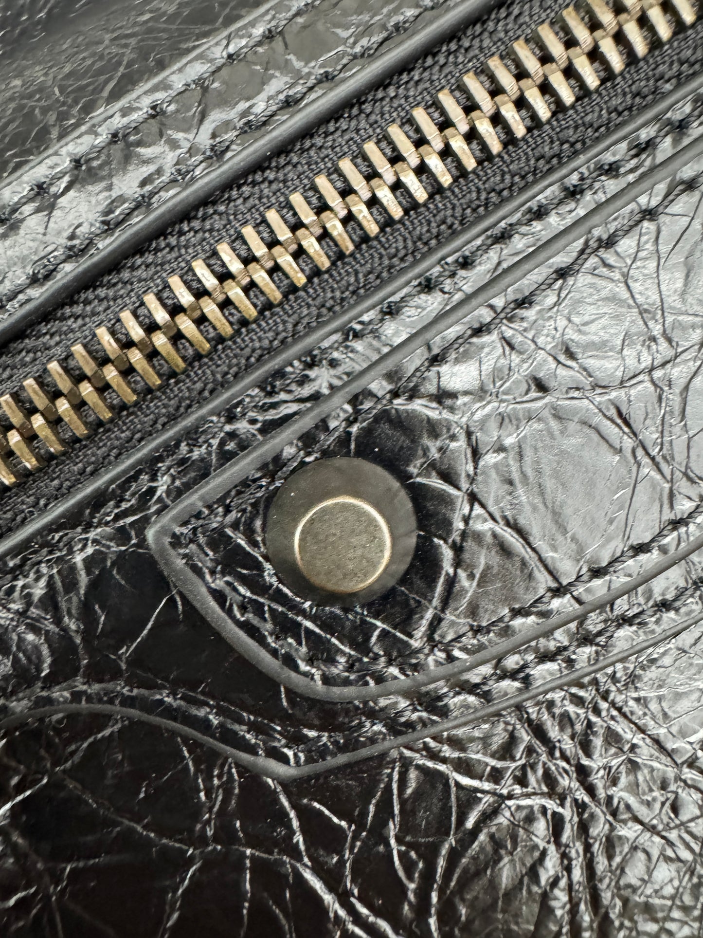 BALENCIAGA Le City Hobo 黑色油蠟皮