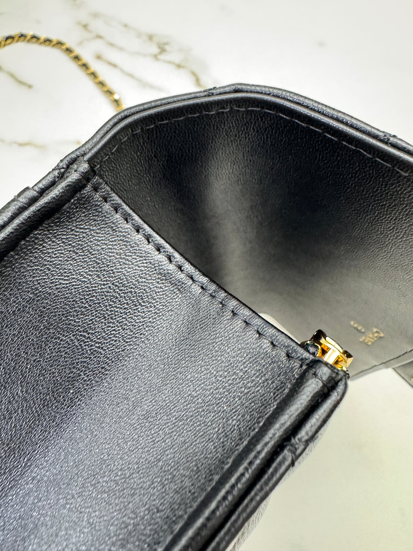 CHANEL 25B 手柄郵差 Wallet on Chain