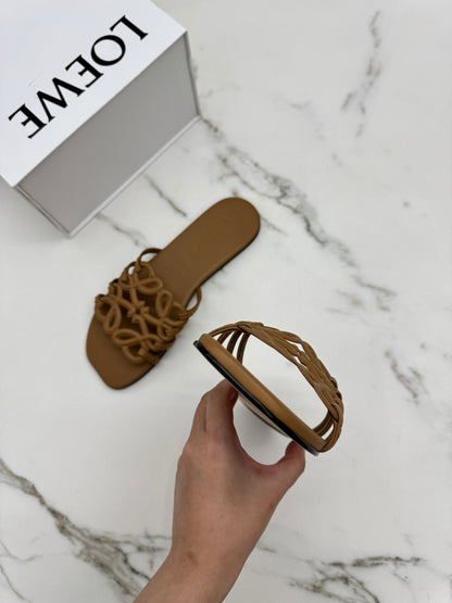 LOEWE Anagram Sandals 卡其棕