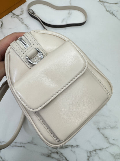 LV Speedy Cargo Vibe 白色油臘皮
