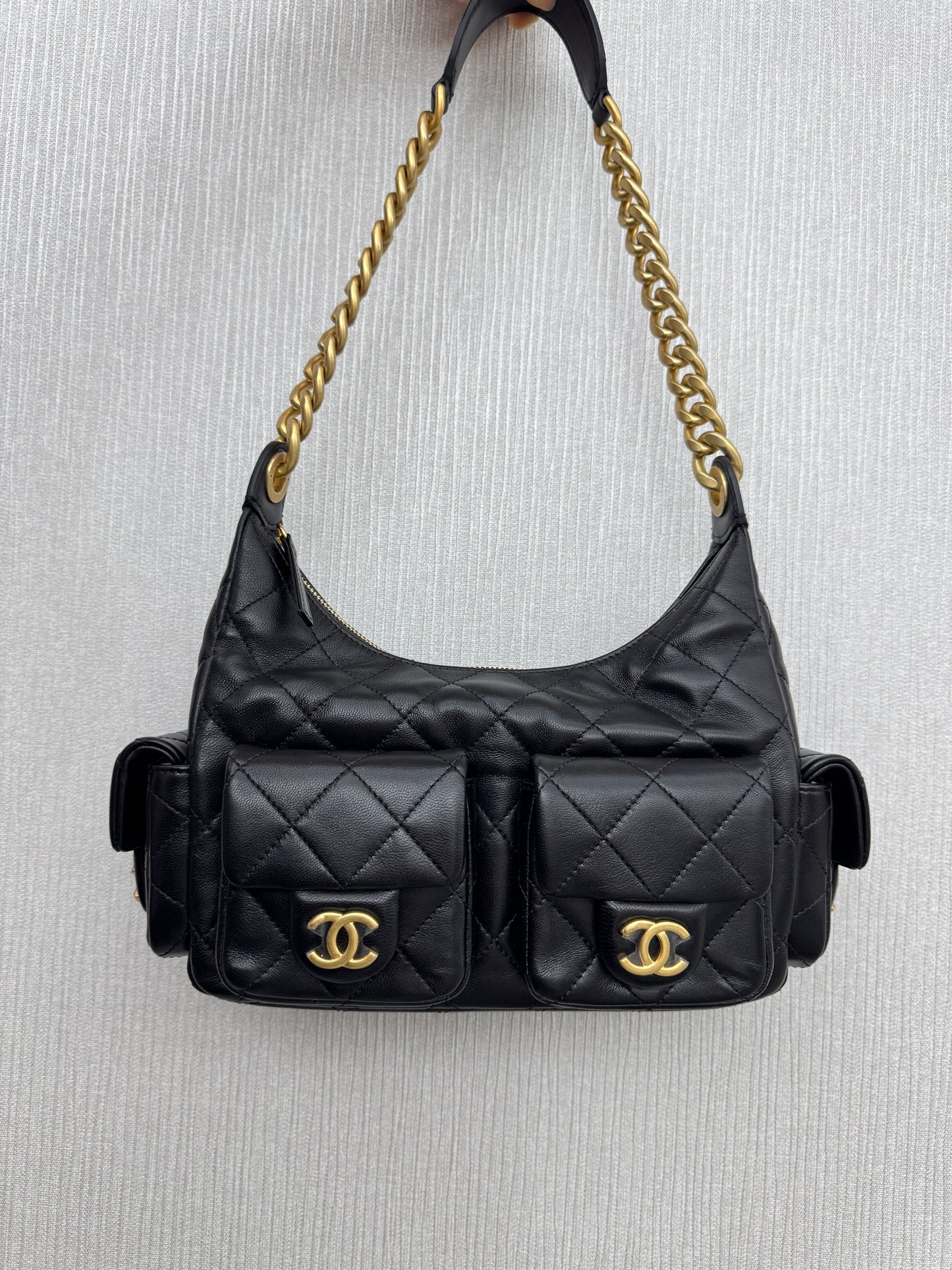 CHANEL 25C 多口袋Hobo 黑色