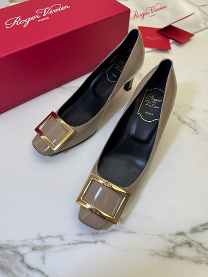 RV Trompette 喇叭跟7cm 漆皮高跟鞋 米灰色