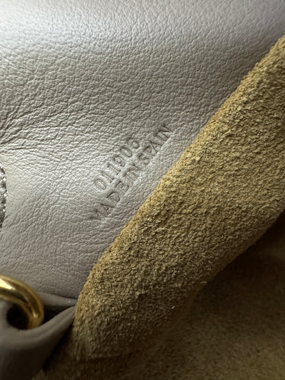 LOEWE Mini Flamenco Purse 沙色 Sand【另加胸針和甜甜圈鏈條】