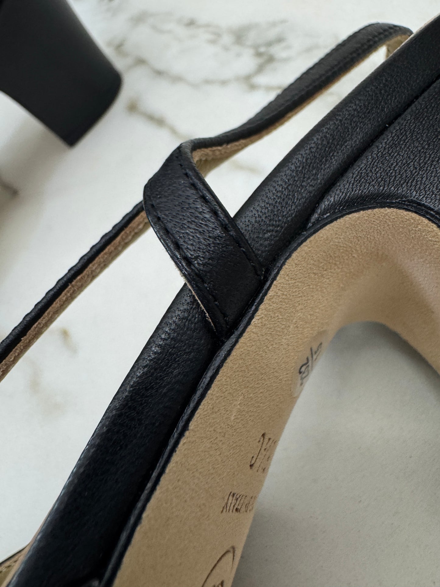 CHANEL Slingback 黑色羊皮