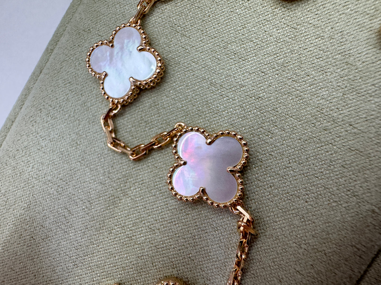 VCA Vintage Alhambra 白貝母金色五花手鏈