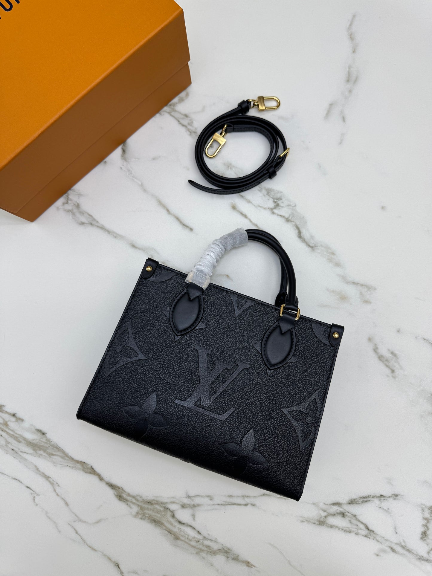 LV Onthego PM 黑色全皮