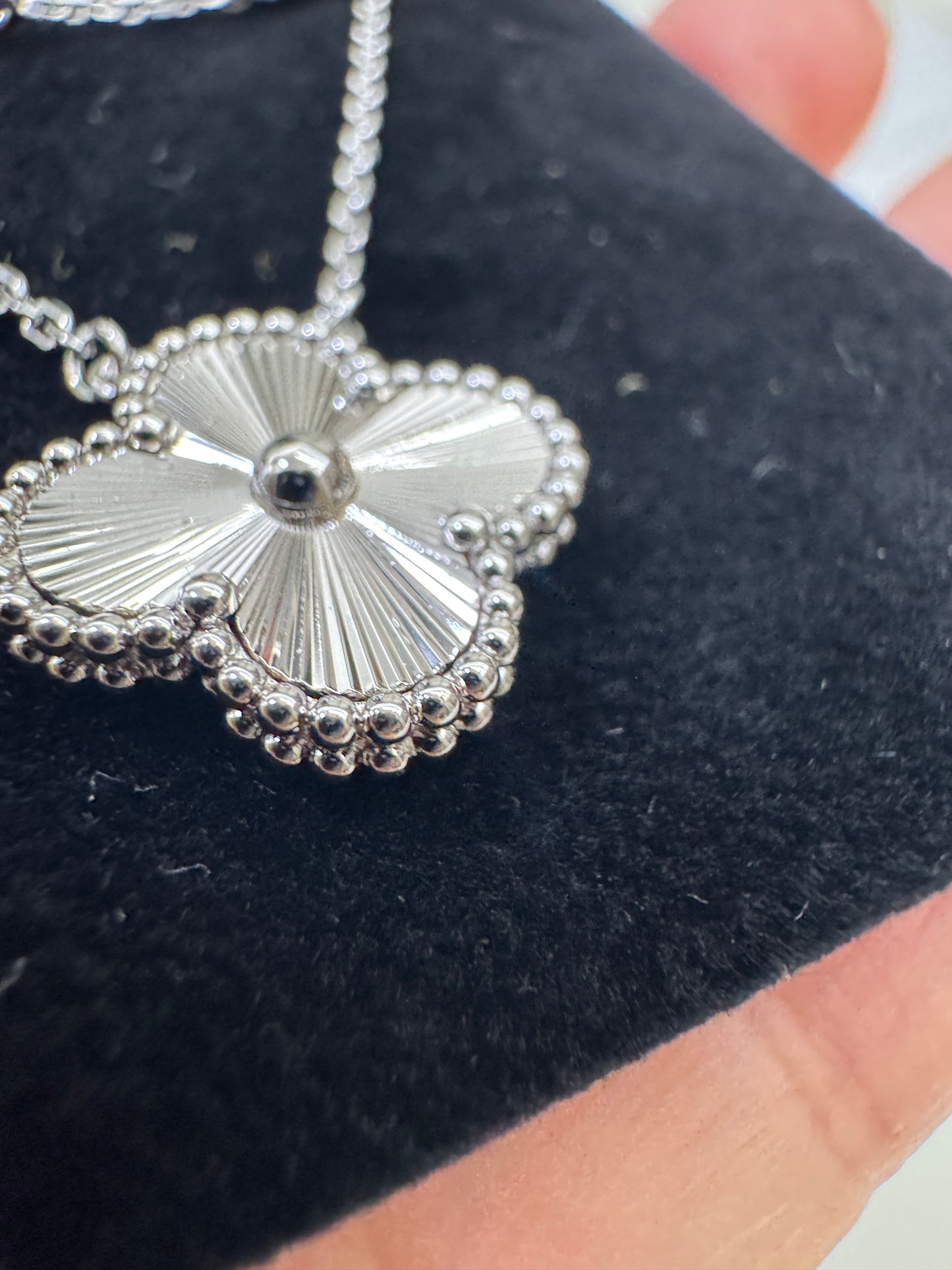 VCA Vintage Alhambra 鐳射白金色項鏈