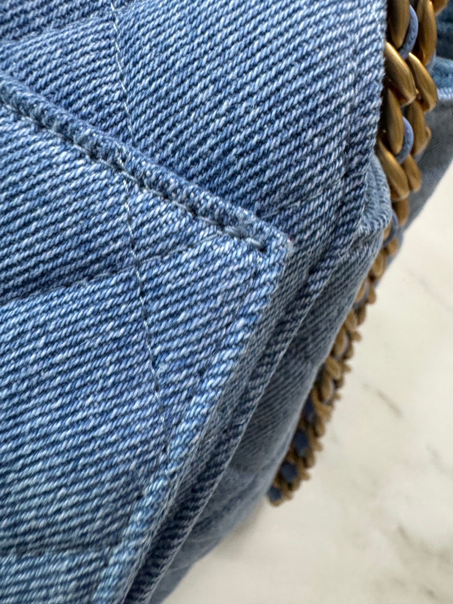 CHANEL 25 Bag 淺藍牛仔Small