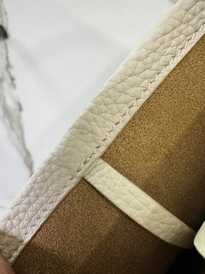 THE ROW N/S Park 奶白色 Medium