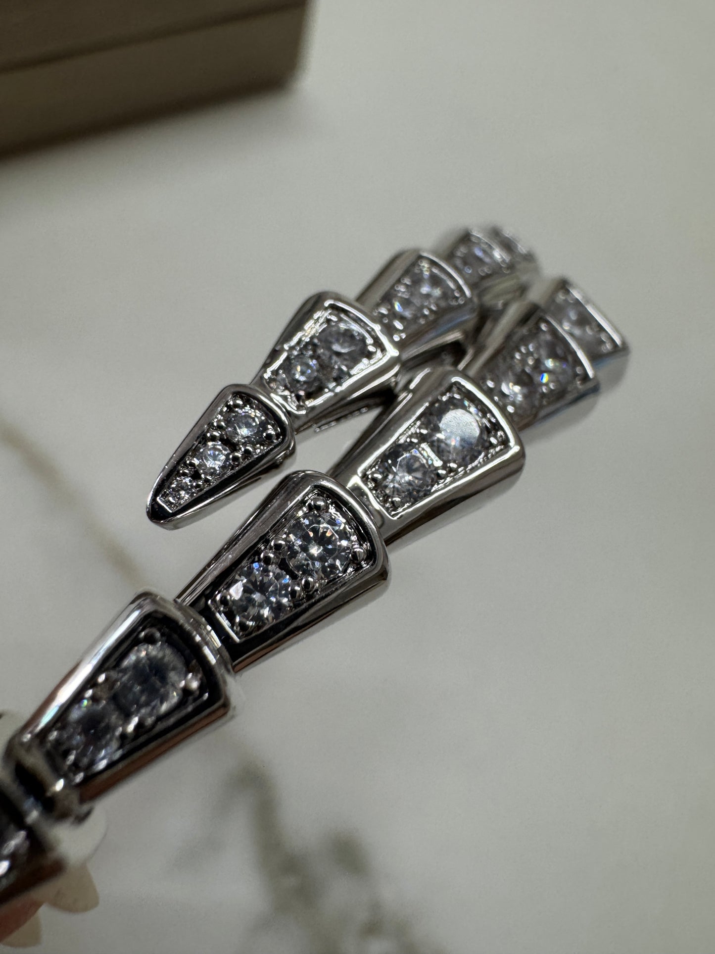 BVLGARI Serpenti 滿鑽手鐲 白金色